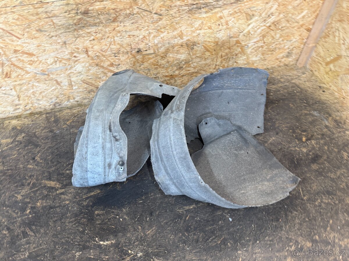 PŘEDNÍ PODBĚHY AUDI A6 4F - 2