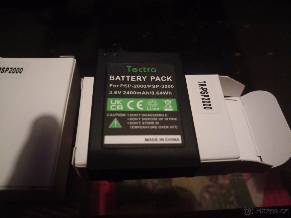 SONY PSP 2000 3000 a XBox Baterie, kryt PSP, nabíječky,kabel - 2