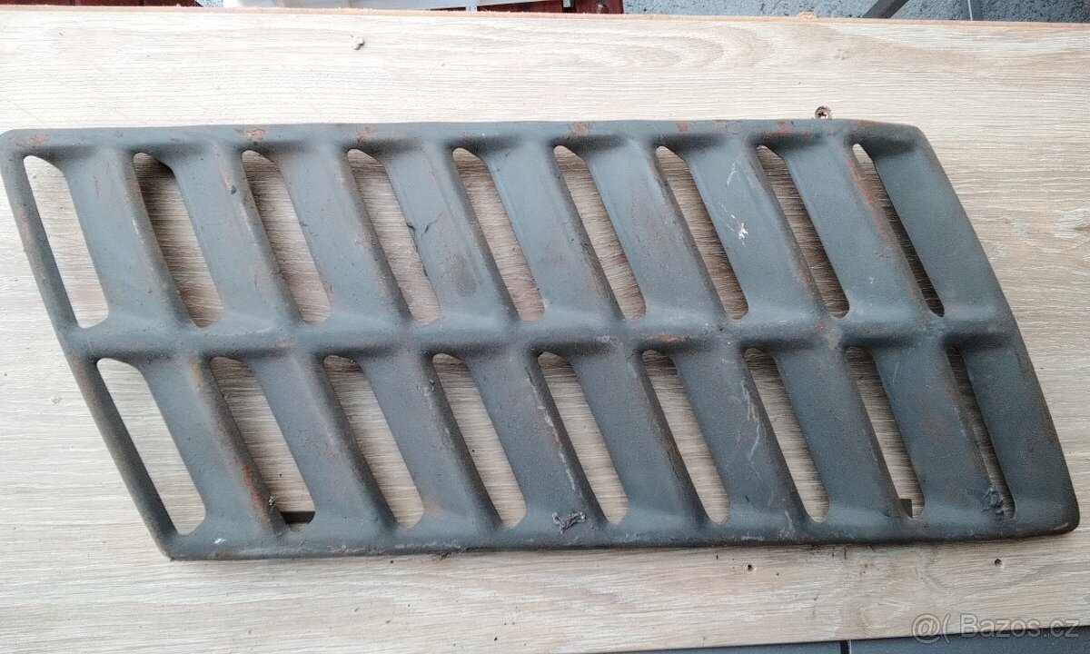 Mřížka blatníku Škoda 110 R a 100L - 2