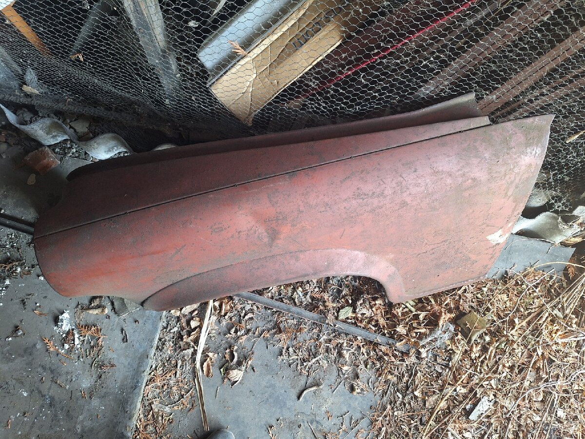 Škoda 1202 blatník - nepoužitý - 2