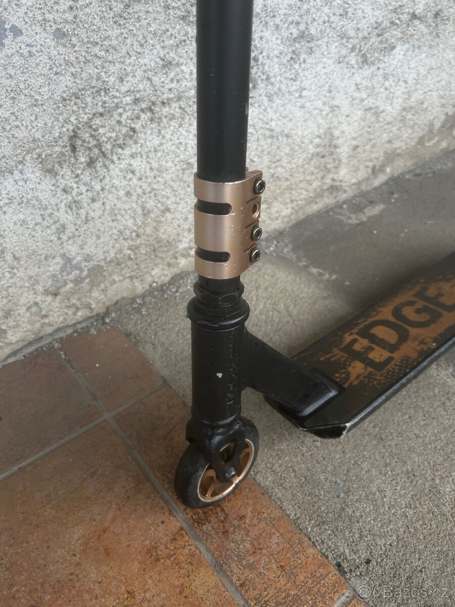 Dětská freestyle koloběžka Movino Edge - 2