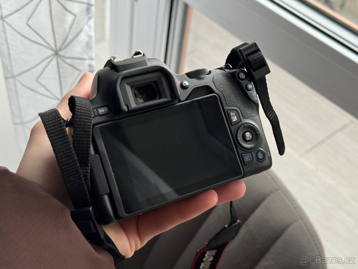 Canon EOS 2000D + objektiv Canon EF-S 18-55mm - 2