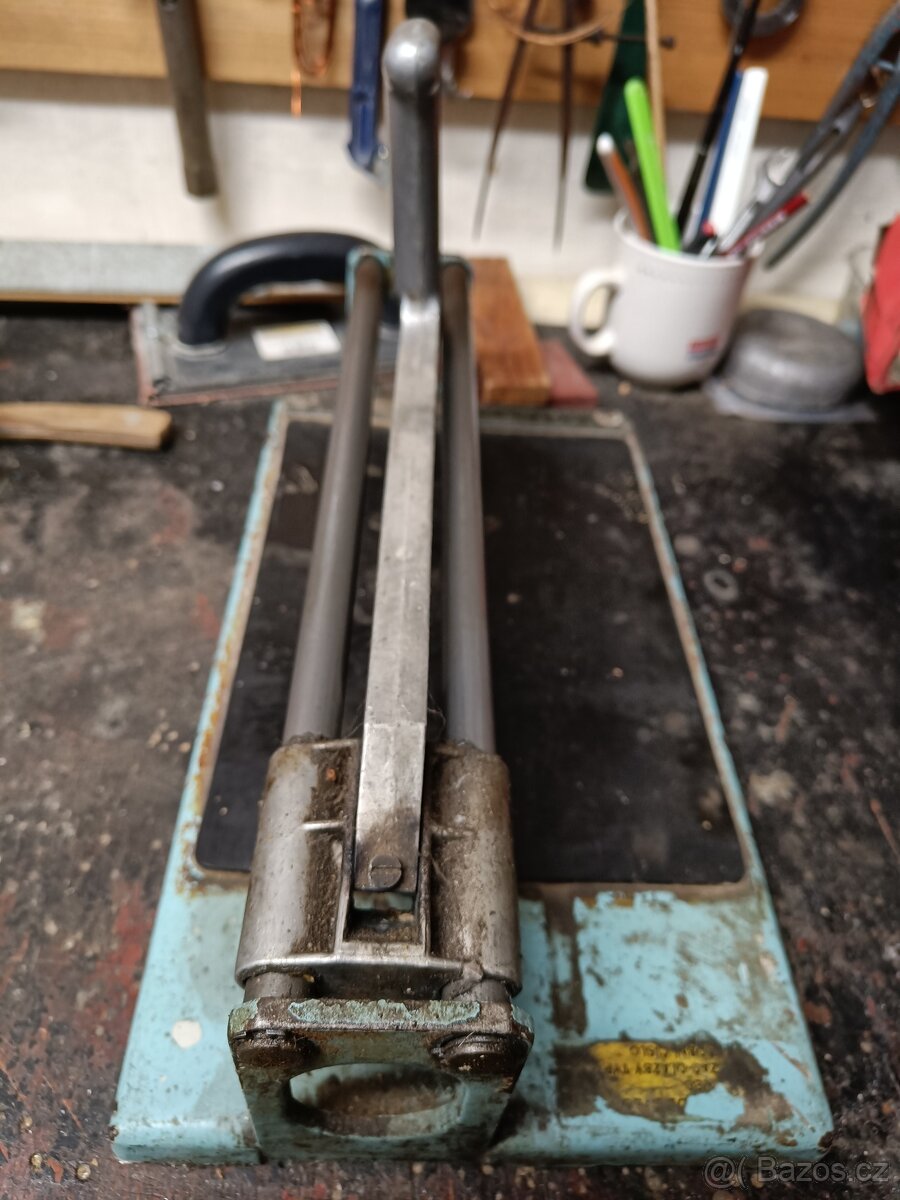 Řezačka dlažby - 2