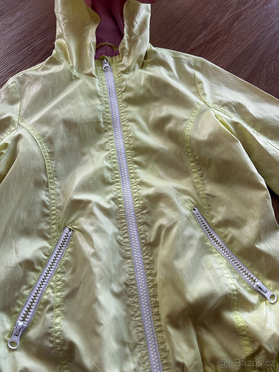 Benetton vetrovka 6-7let - 2