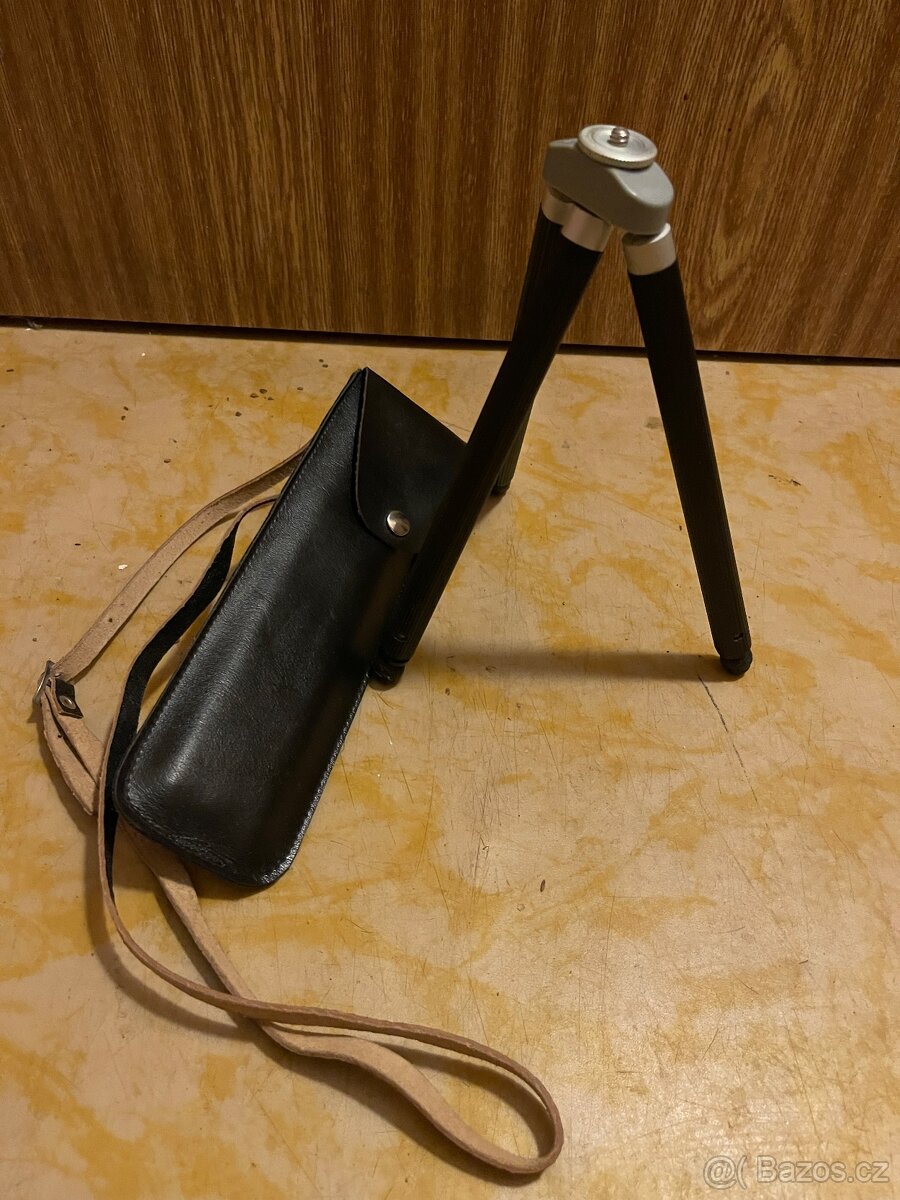 Teleskopický stativ na kameru. - 2