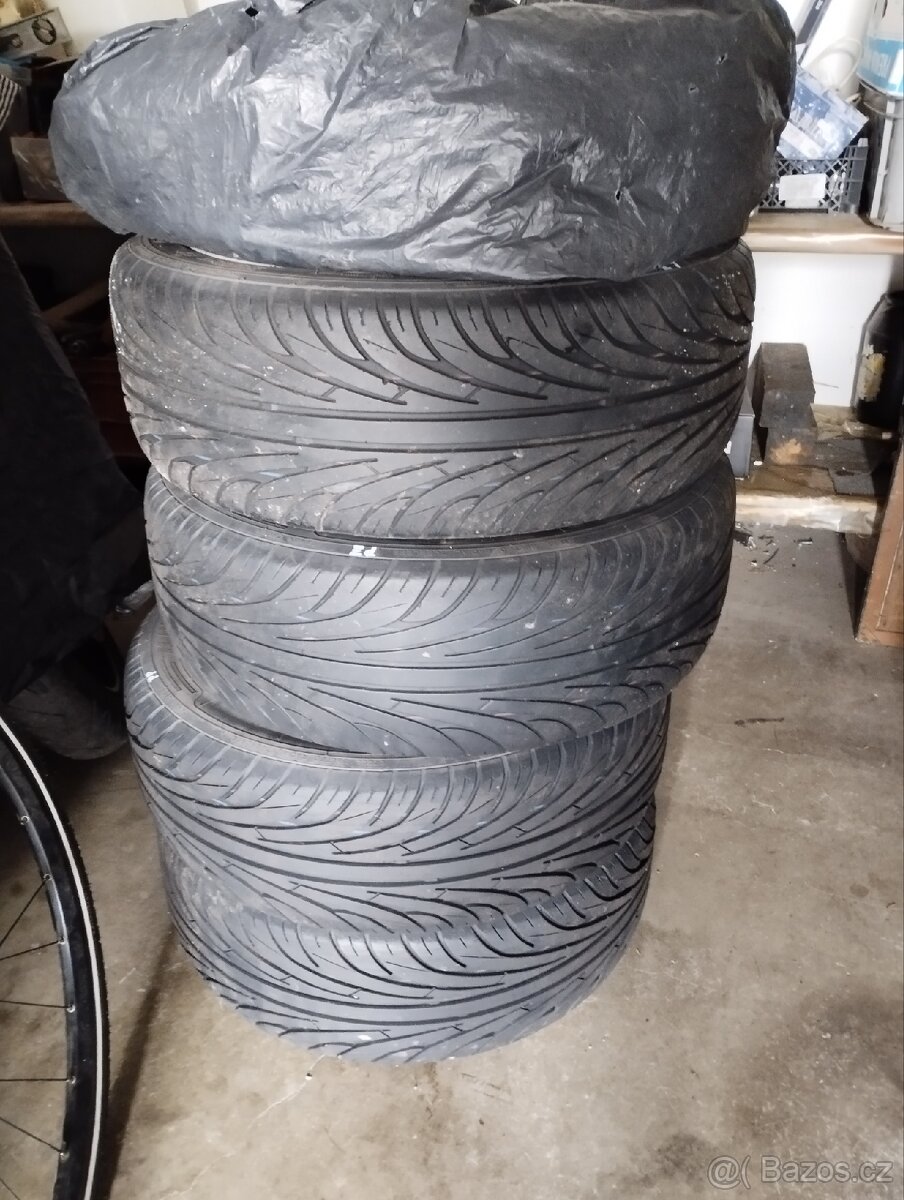 215/45R17 - 2