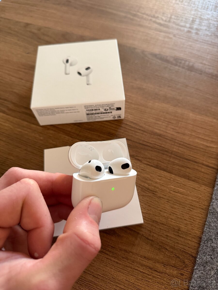 AirPods 3 generace - 2