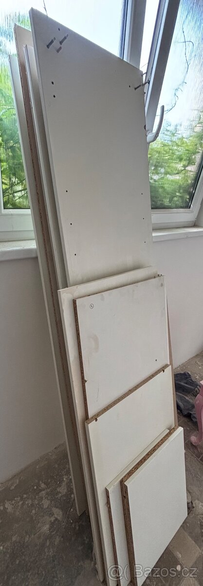 Satni skrin ikea brimnes - 2
