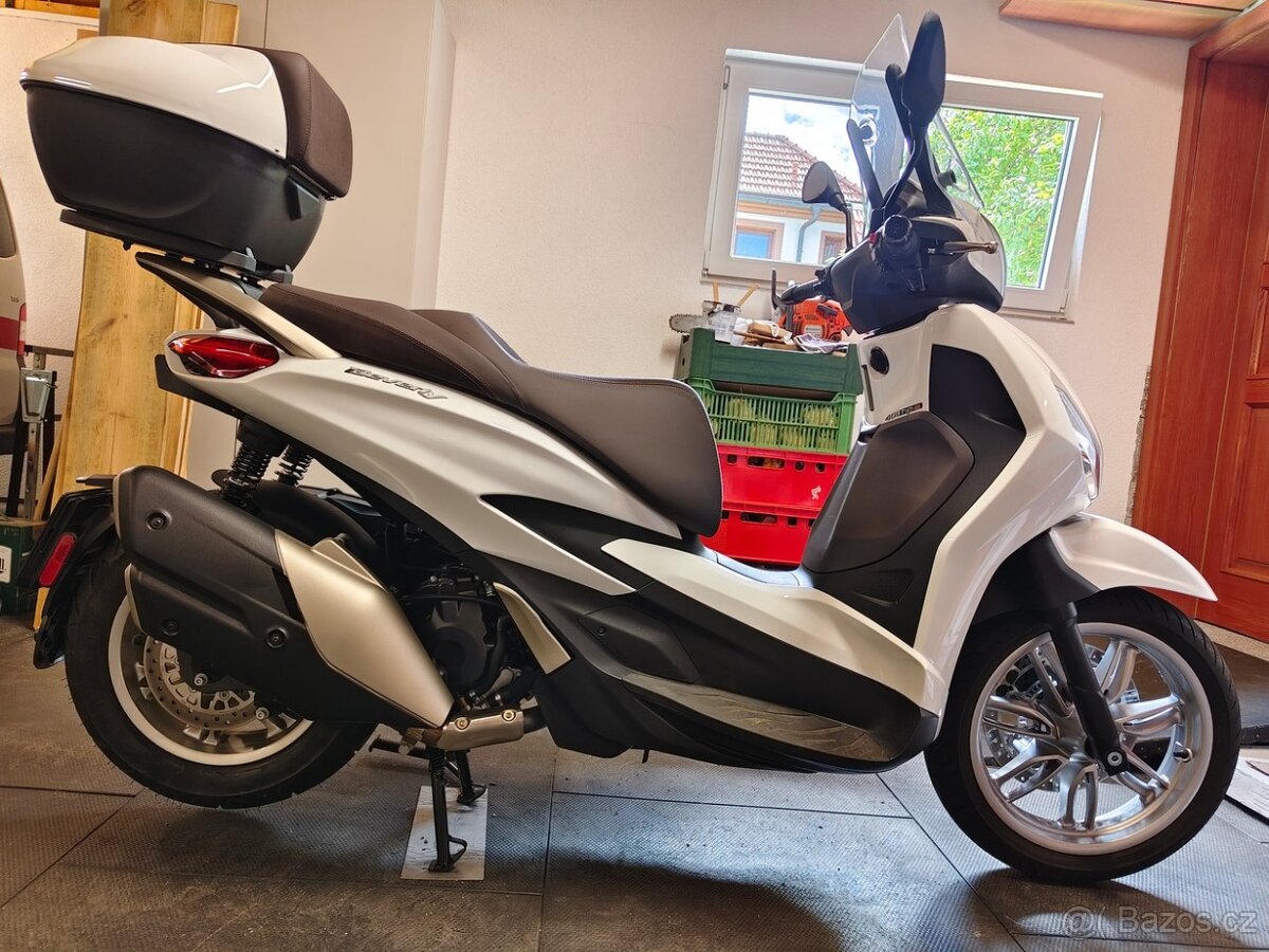 Piaggio Beverly 400 - 2