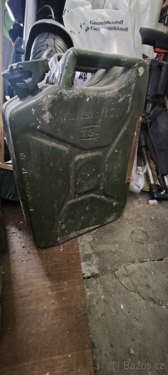 Plechové kanystry 20 l - 2