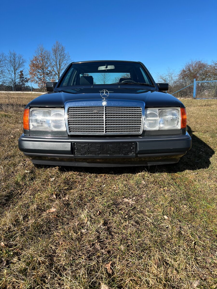 Snížená cena -Mercedes-Benz E220 Typ 11960 - 2