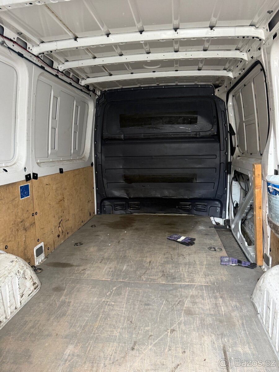 Volkswagen Crafter 2.0 TDI - 2