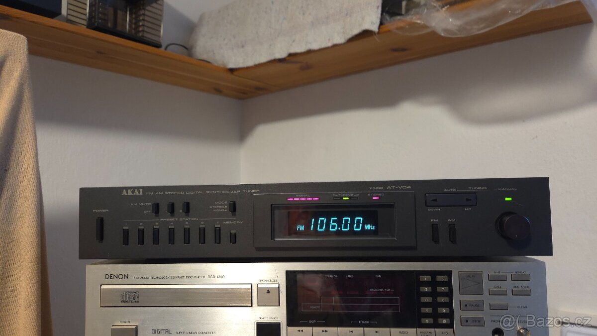 AKAI AT-V04 - 2