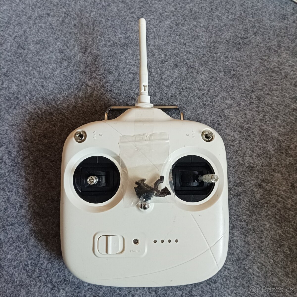 DJI Phantom 3 Standard + ovladač na nd - 2