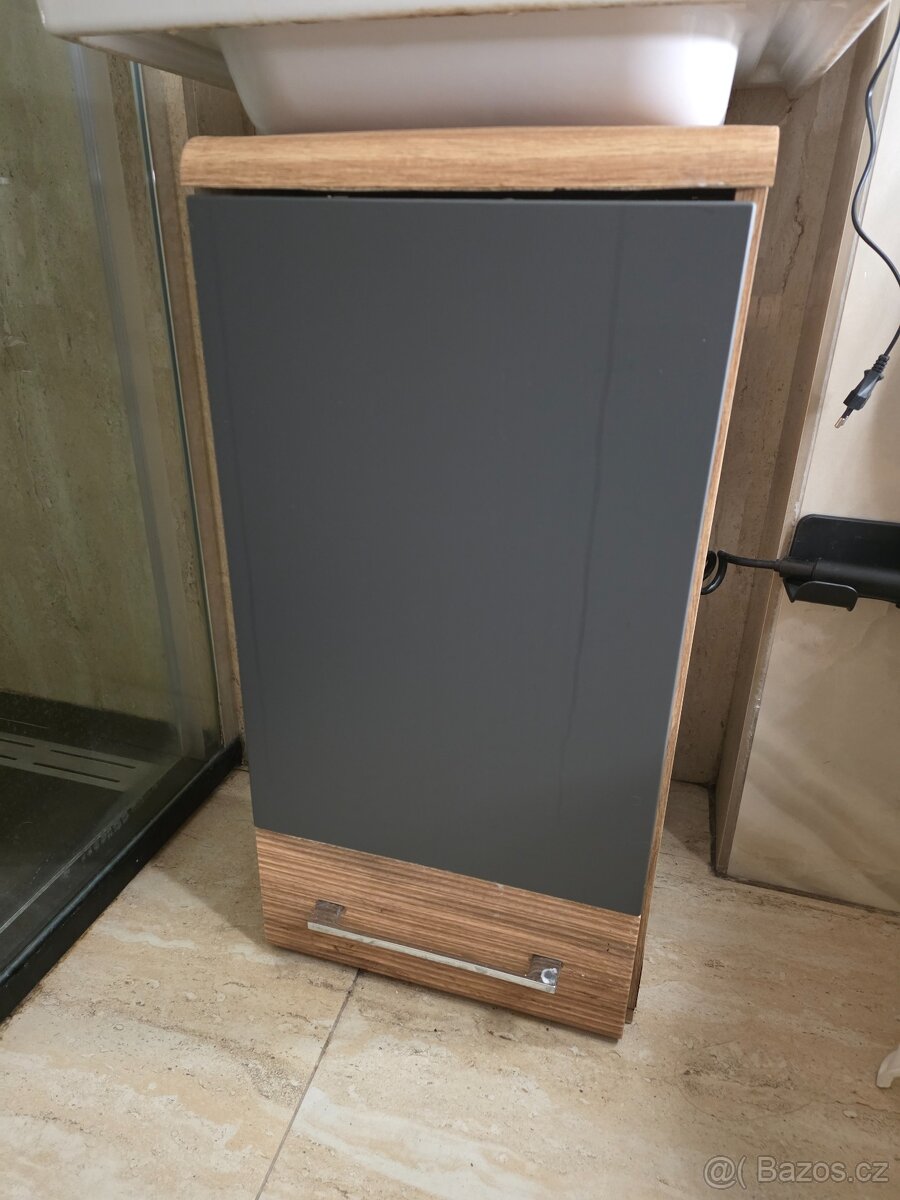Umyvadlová skříňka 35x21x70 cm - 2