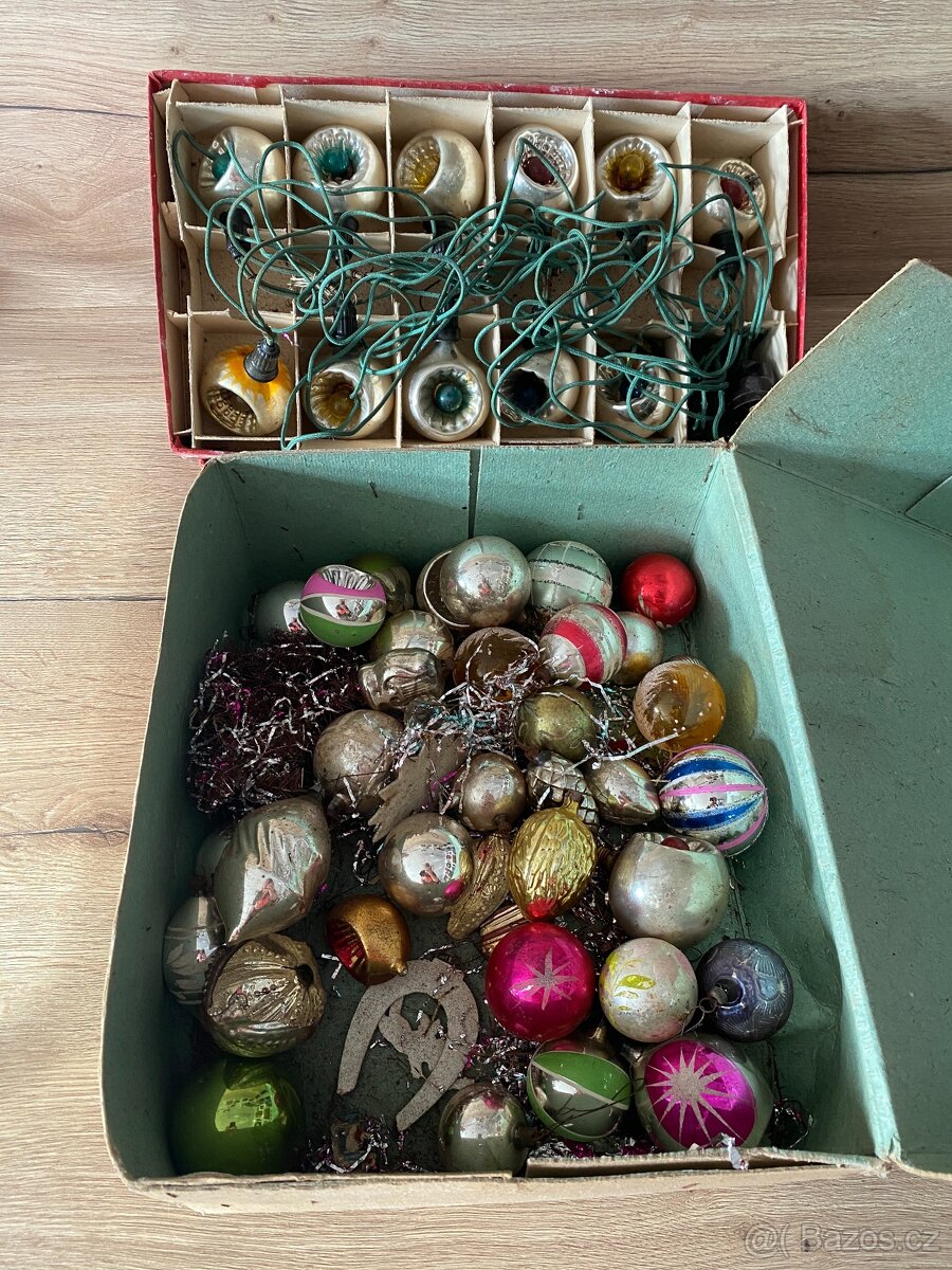 staré vánoční ozdoby světýlka baňky vánoční ozdoby - 2