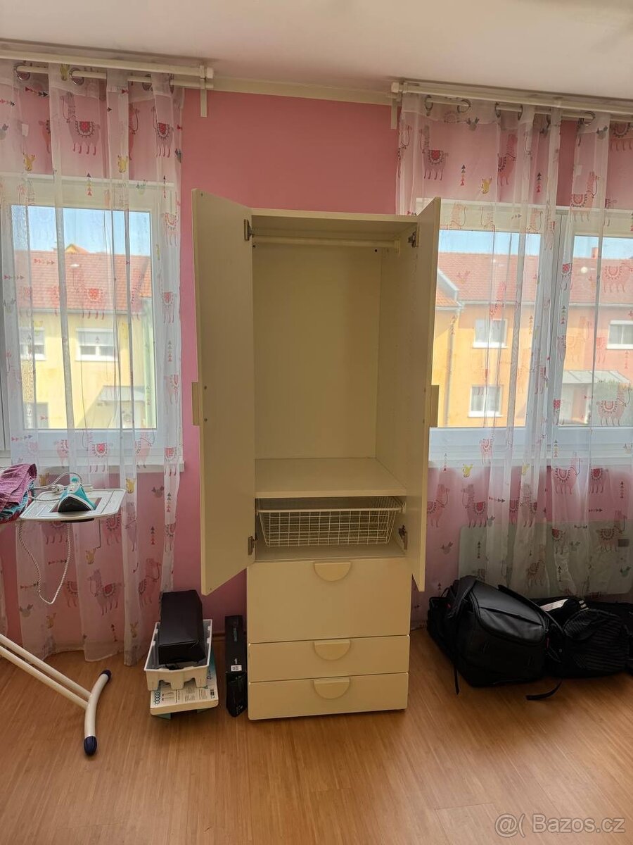 Šatní skříň - 2