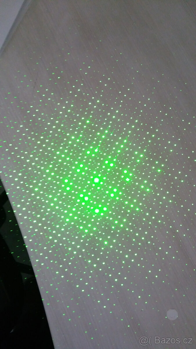 zelený laser - ukazovátko - 2
