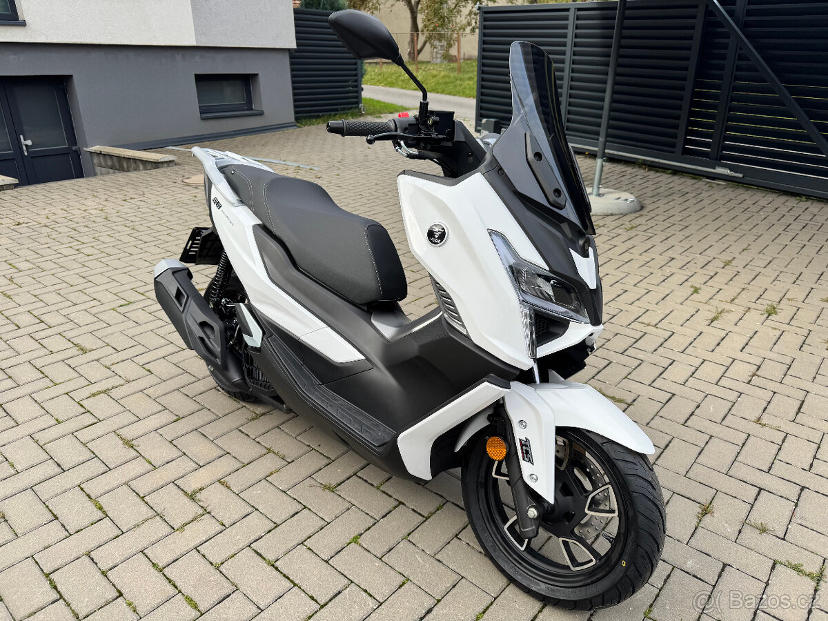 Voge SR1 125i GT - bílý - 2