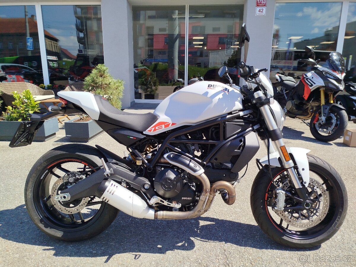 Ducati Monster 797, 1. MAJITEL, NOVÝ V ČR, POUZE: 5 264 KM - 2