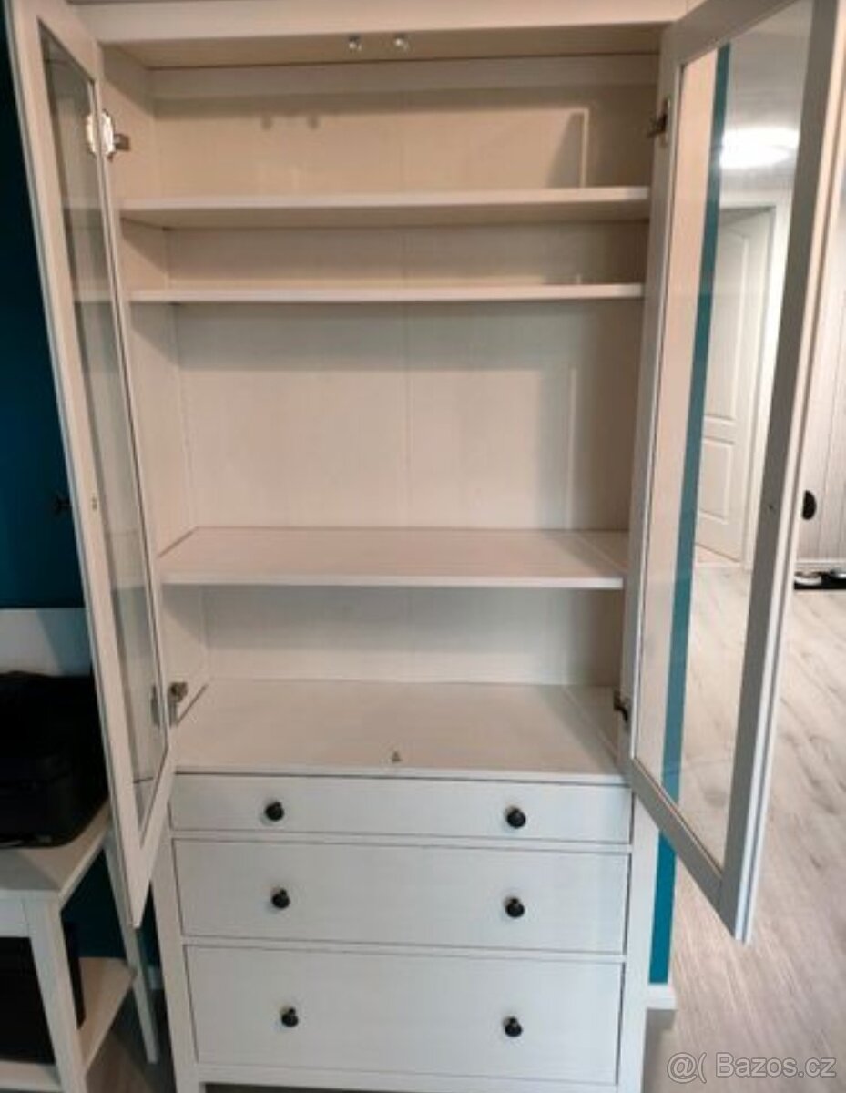 VITRÍNA IKEA HEMNES V MATU - 2