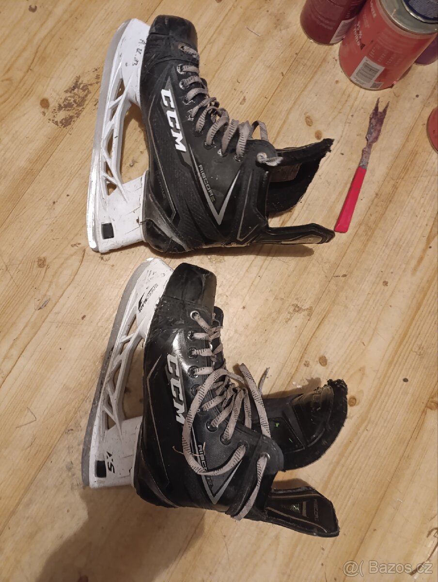 Hokejové brusle - 2