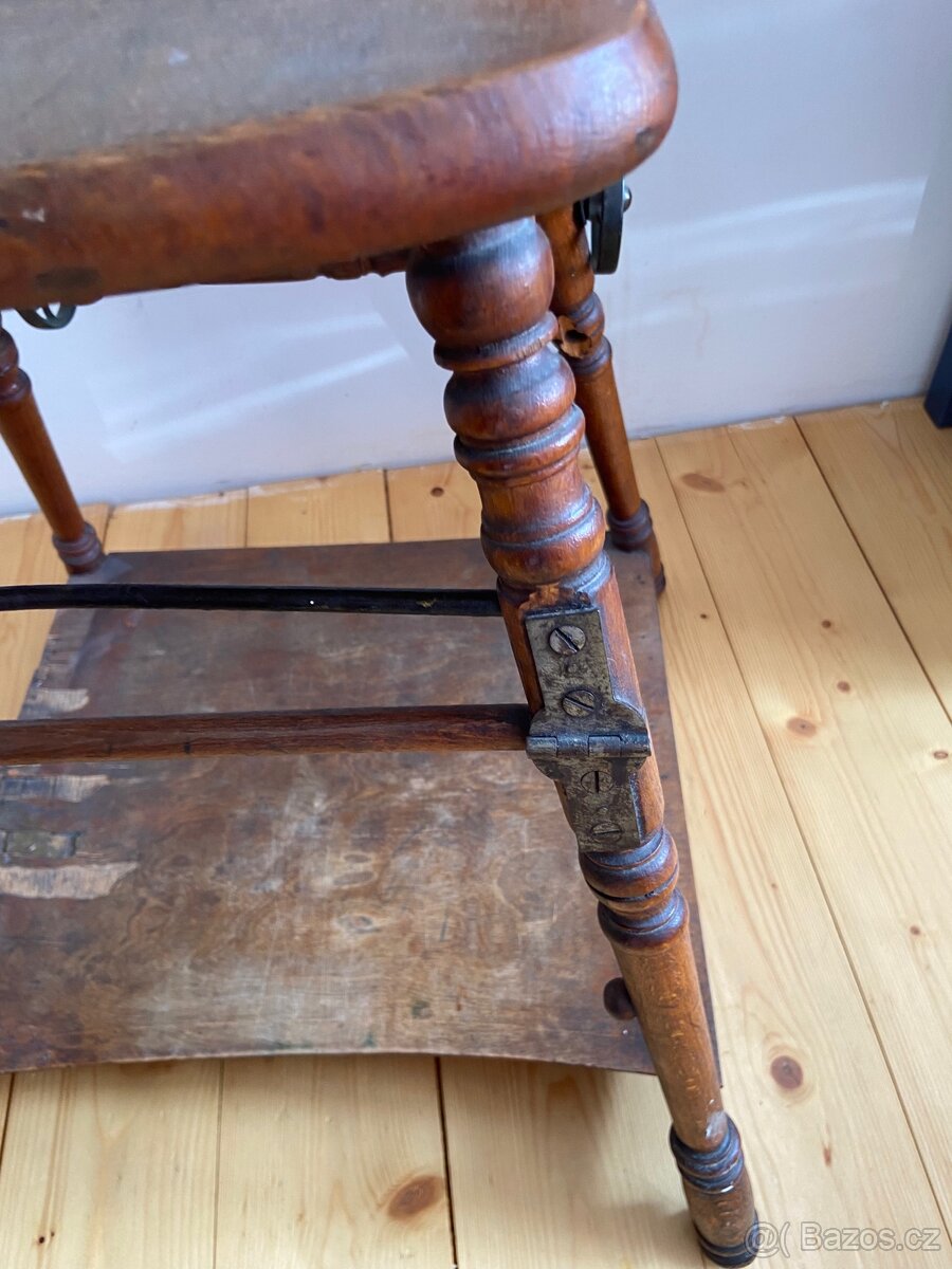 Starožitná dětská židlička - 2