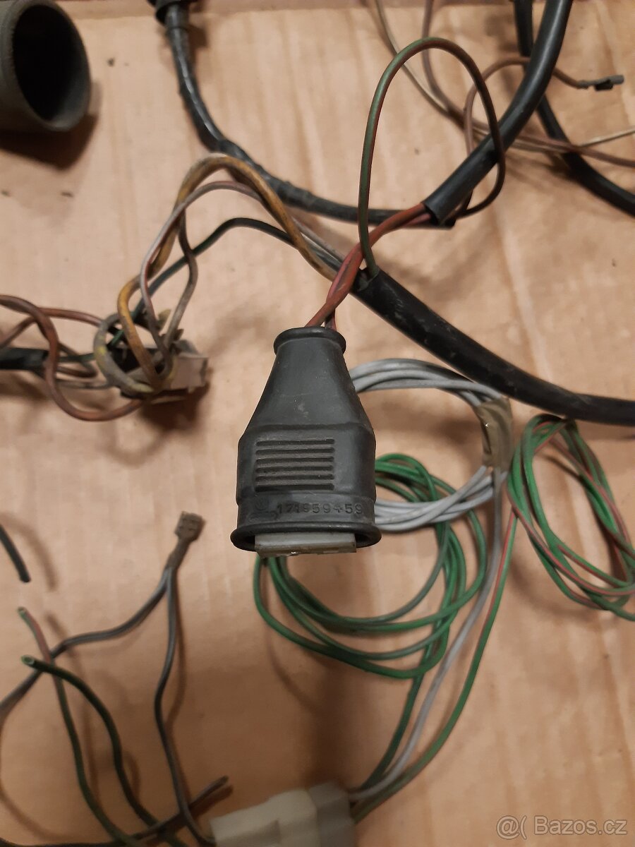 Kabelový svazek v prostoru motoru VW Golf, Scirocco - 2