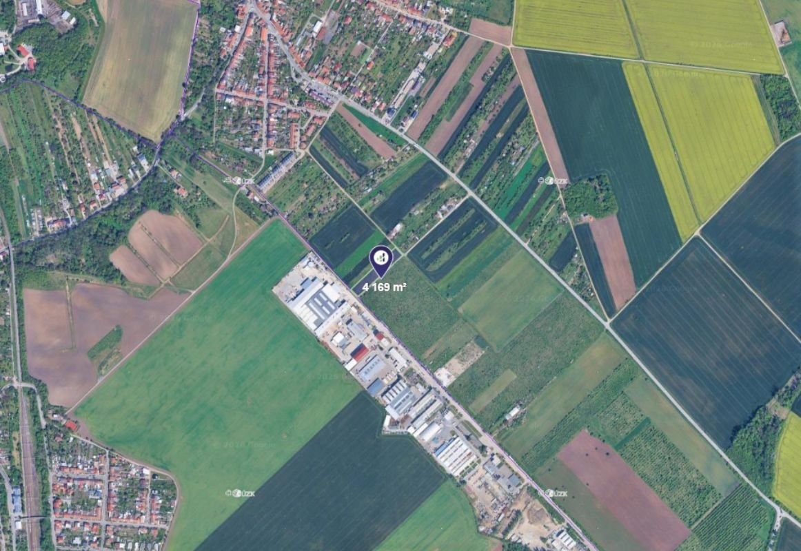 Prodej komerčního pozemku v k.ú. Tuřany - 2