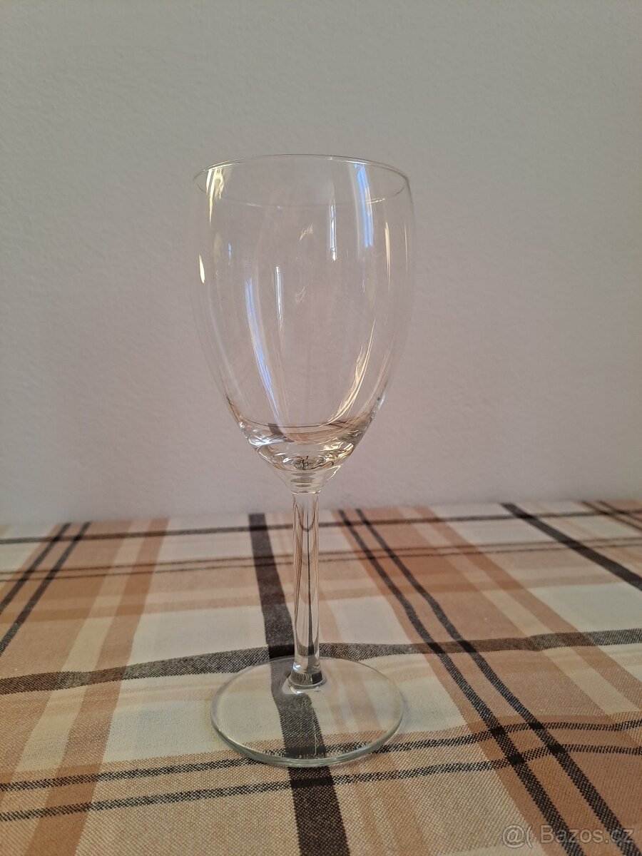 6 skleniček na víno - 2