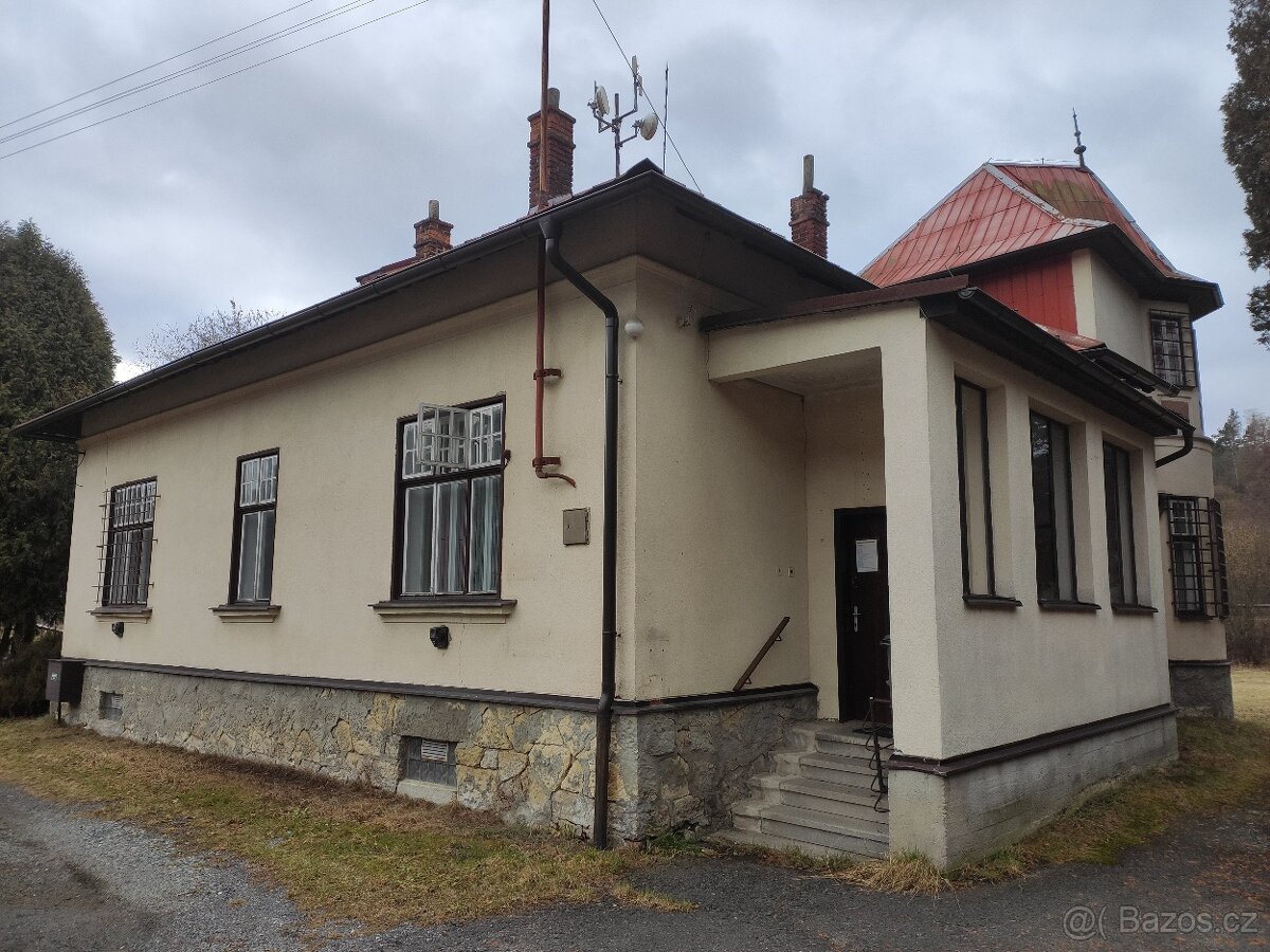 Prodej domu se zahradou - 2