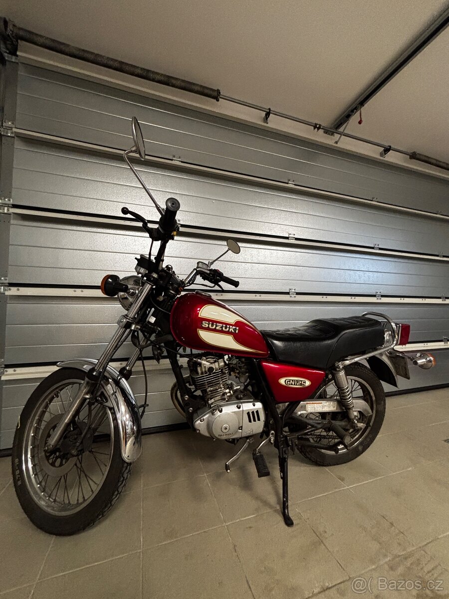 Suzuki GN125 - 2