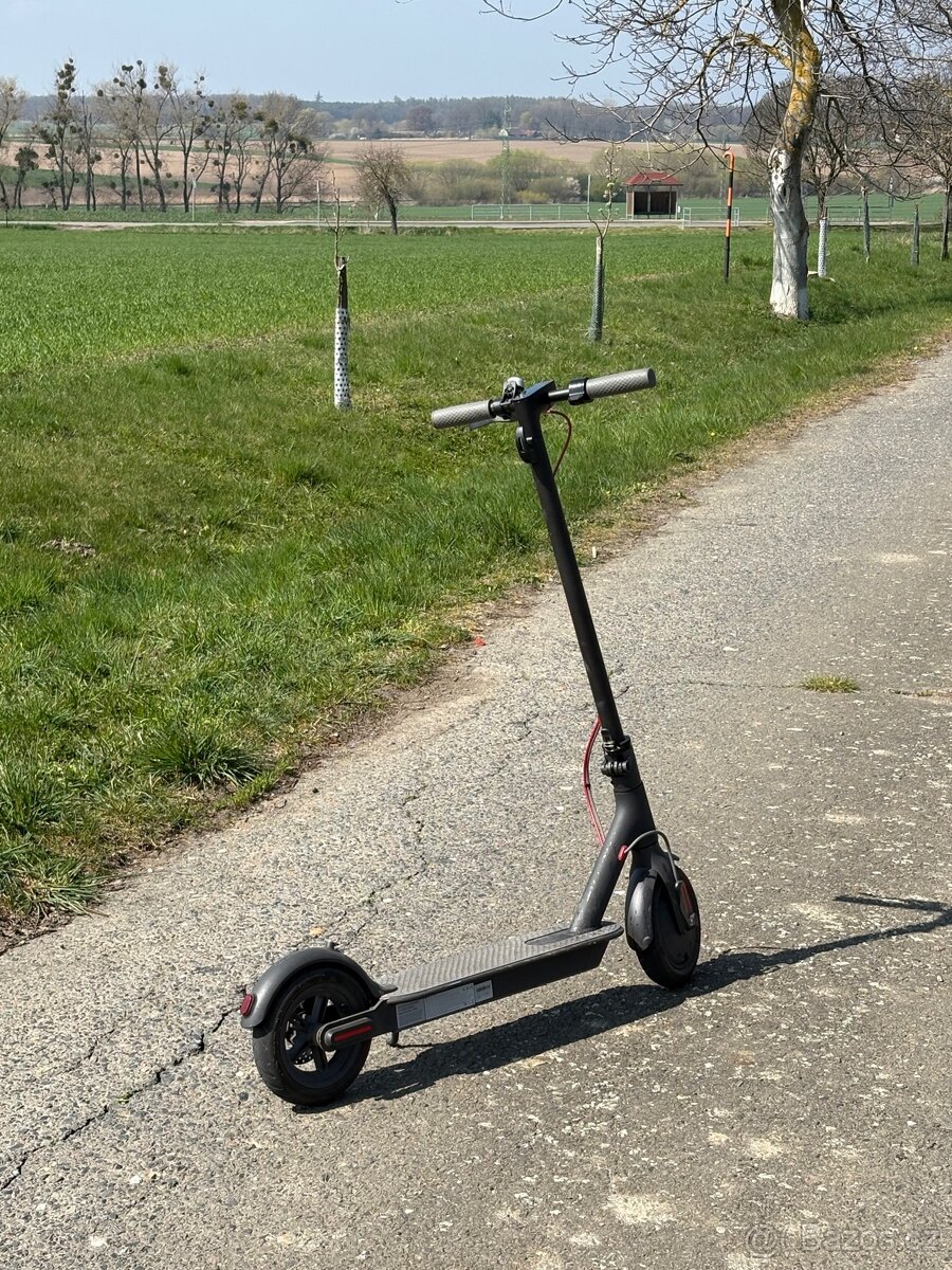 Elektrokoloběžka Xiaomi Scooter M365 - 2