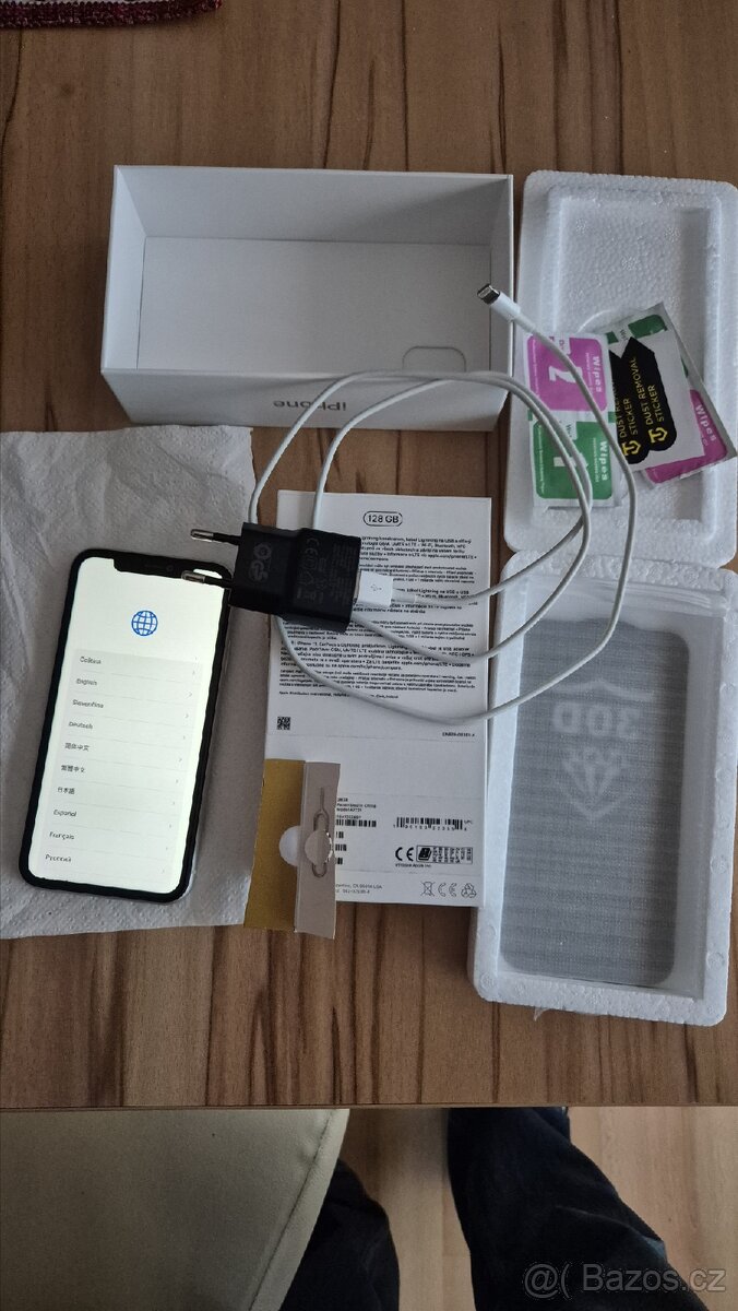 iPhone XR 128Gb + nabíječka + ochraná skla - 2