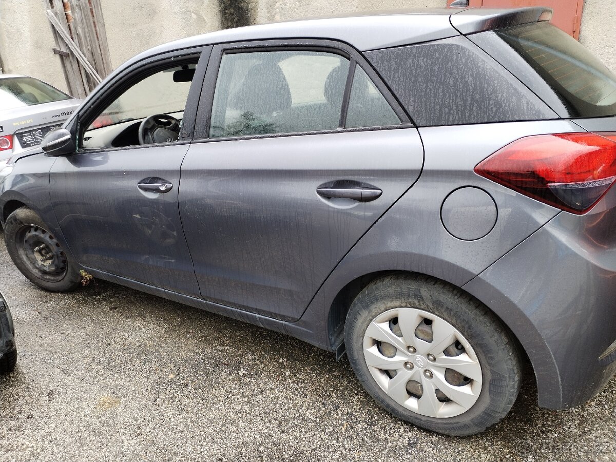 Prodám jen díly hyundai i20 - 2