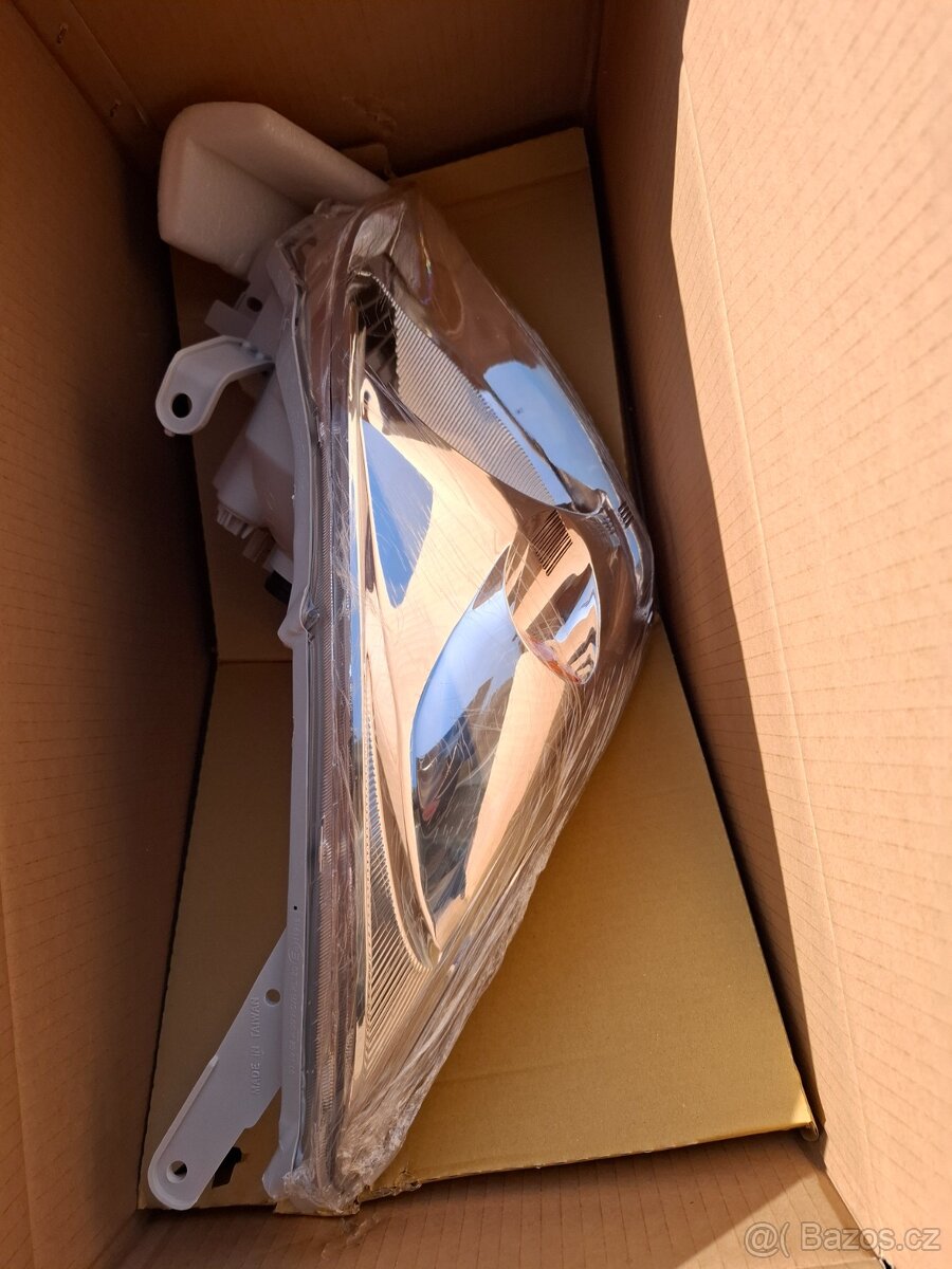 Nové přední světla na Toyota Land Cruiser r.v. 2008