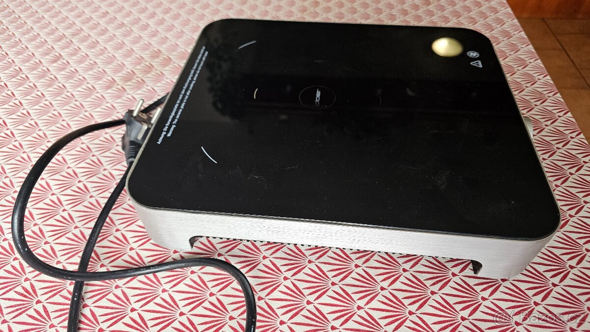 Jedno plotýnkový indukční sklokeramický vařič - 2