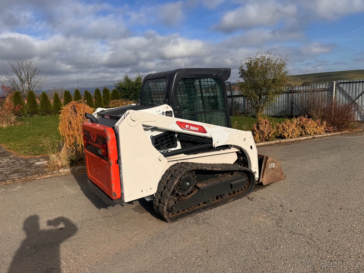 Pasovy smykovy Bobcat T450 2019 rok - 2