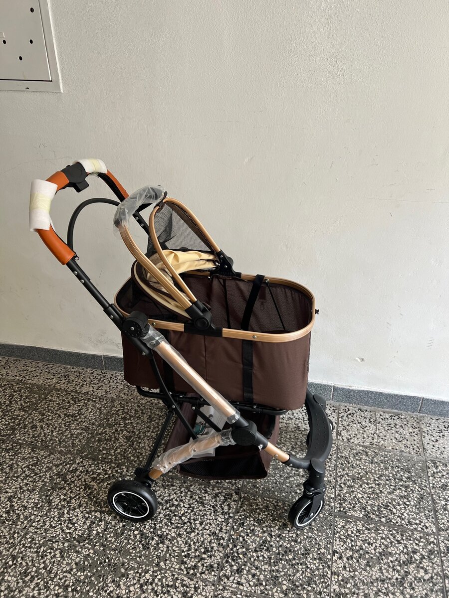 Nový kočárek pro menšího pejska - 2