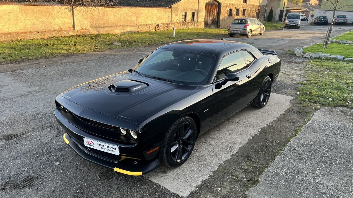 Dodge Challenger SHAKER 5.7 V8 – autopůjčovna - 2