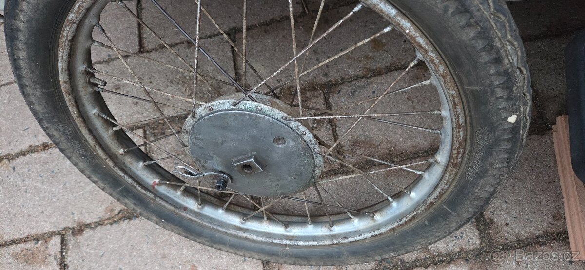 Jawa pérák přední kolo - 2