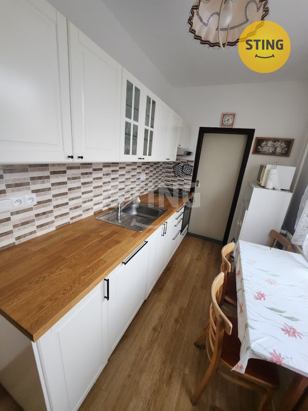 Proníájem bytu 3+1 s vybavením, Palackého ulice Přer, 134213 - 2