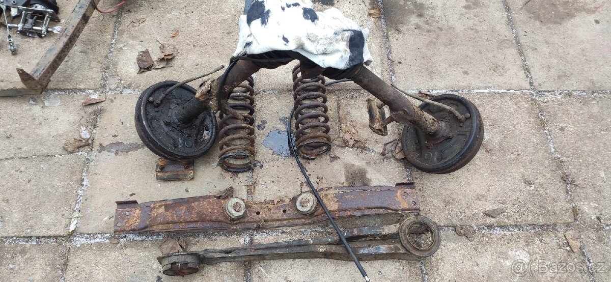 Zadní naprava široká škoda 125l - 2