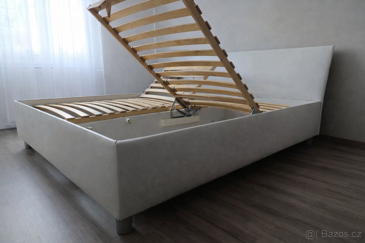 Manželská postel s úložným prostorem - 2
