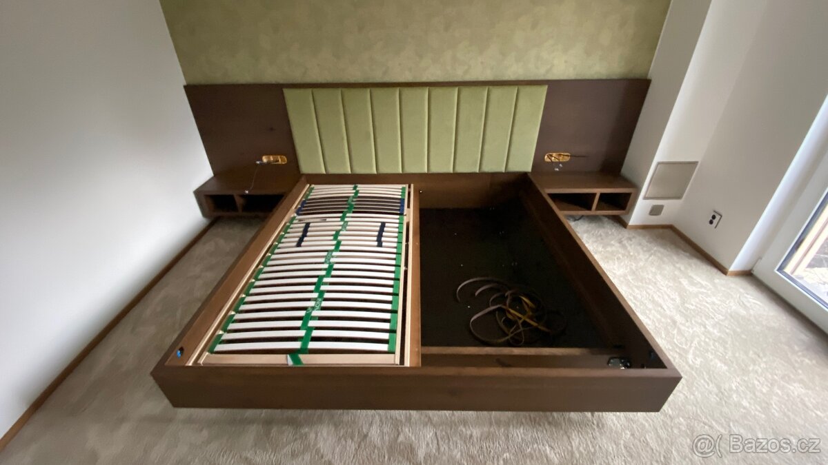 DUBOVÁ POSTEL - 200x200 - Levitující - 2