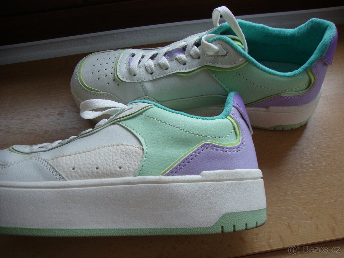 botasky-tenisky Stradivarius vel.39 - 2