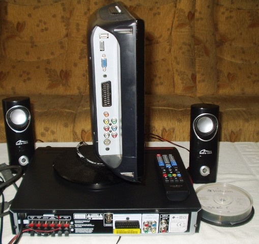 CD přehrávač se vším všudy - 2