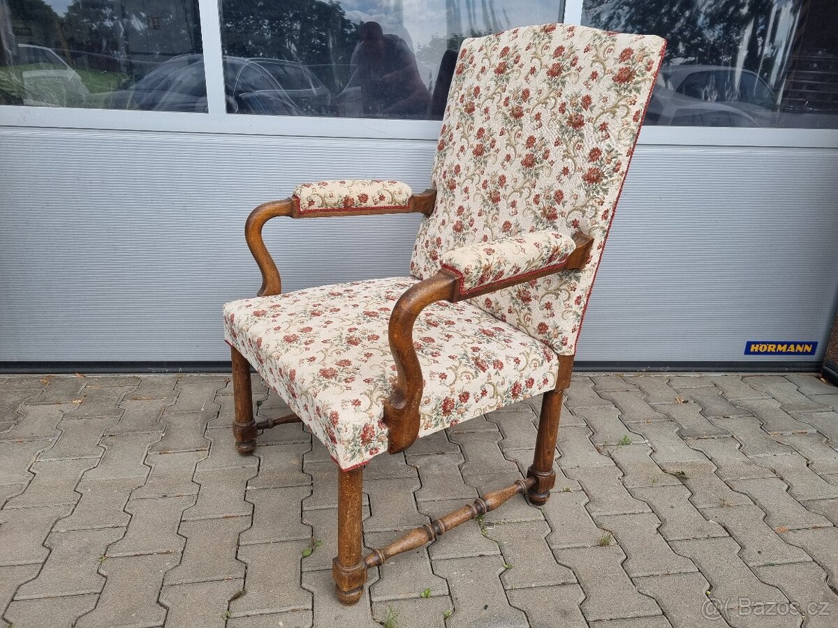 Starožitné křeslo - 2