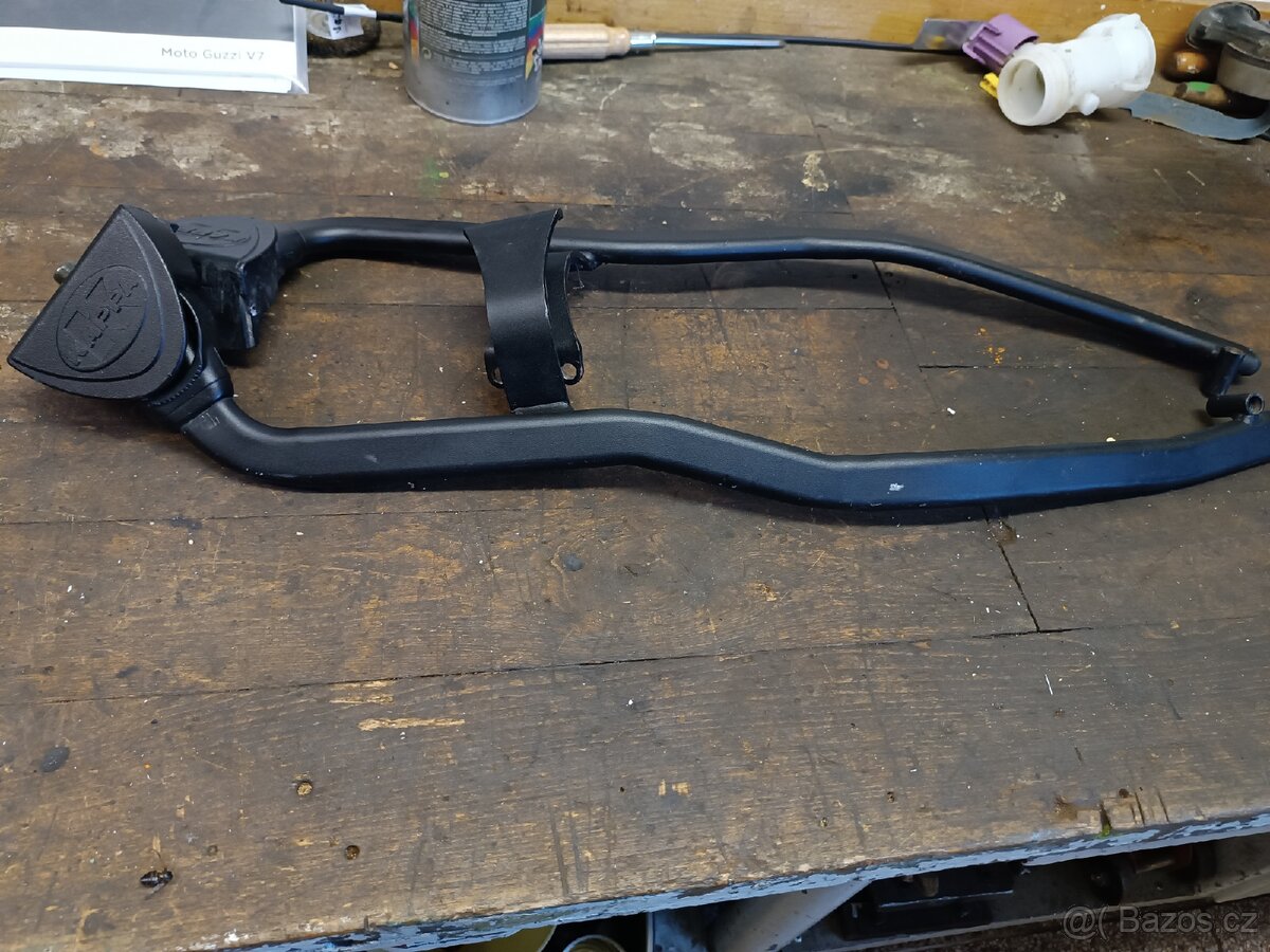 Držáky na kufr - 2