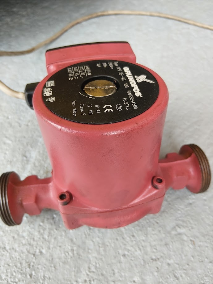 GRUNDFOS čerpadlo UPS 25-40 180 - 2